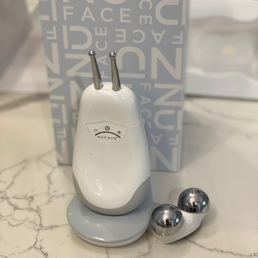 EUC nuface trinity with eye and lip attachment